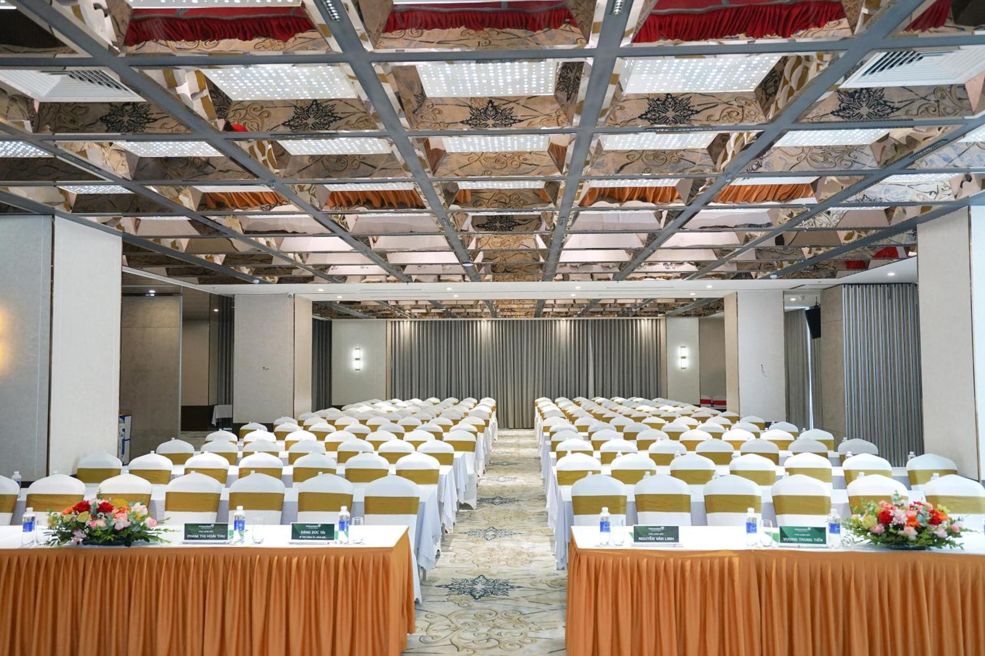 Cua Dong Luxury Hotel Vinh Exterior photo